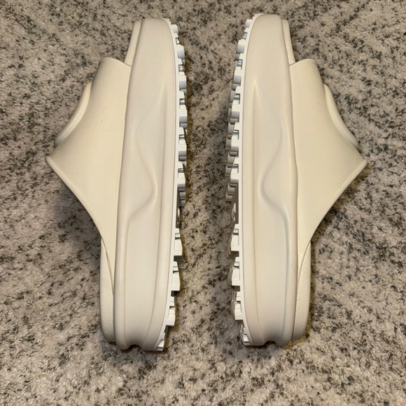 GUCCI Women's GG Print Platform Slide Sandals Off White size 10US/40EU - Picture 3 of 16